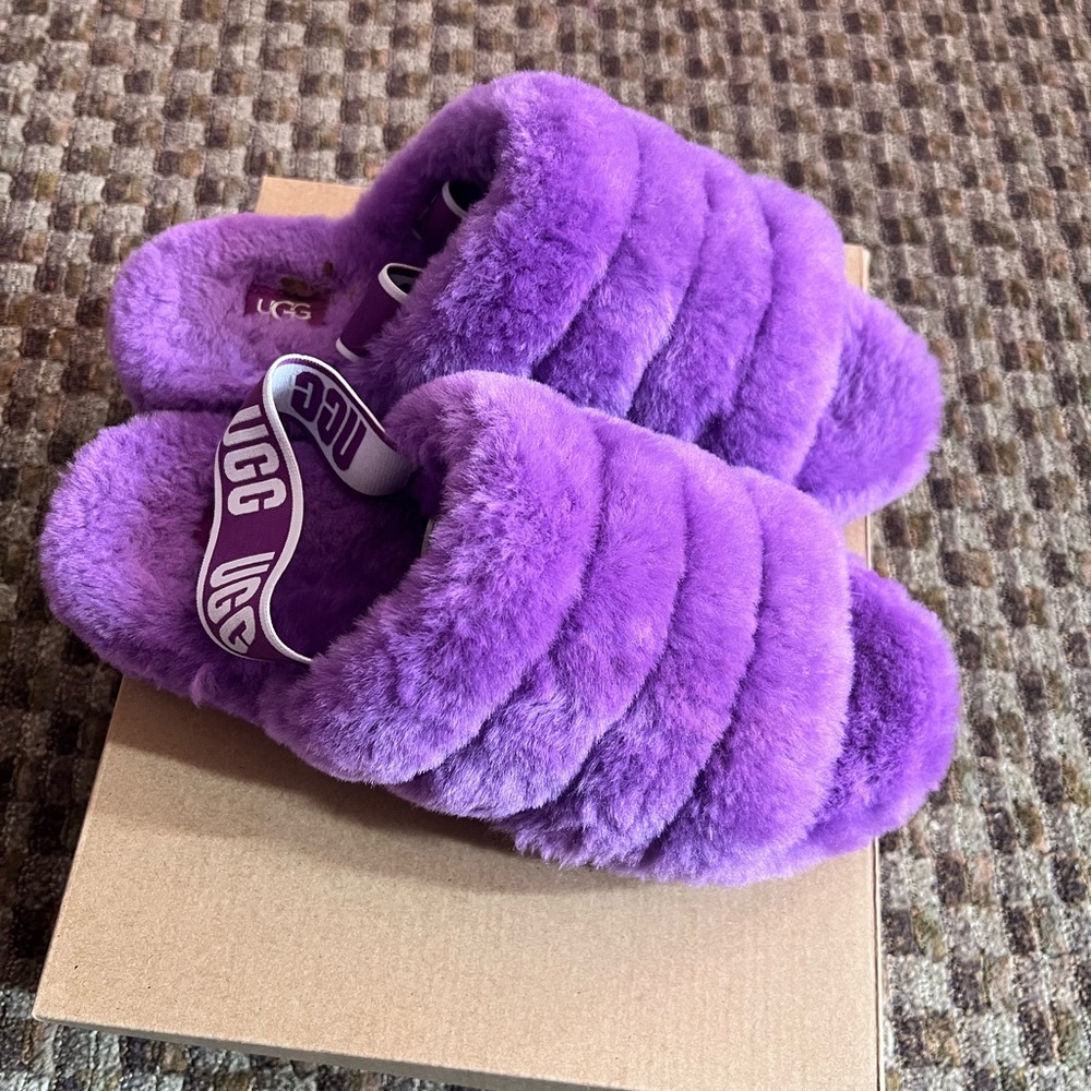Ugg fluff yeah house shoes